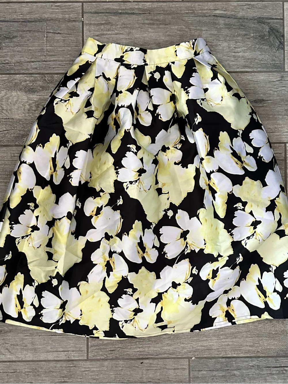 Sans Souci Watercolor Floral Pleated Midi Skirt